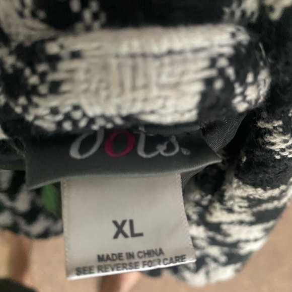 Black and White Houndstooth Coat - Picture 8 of 8